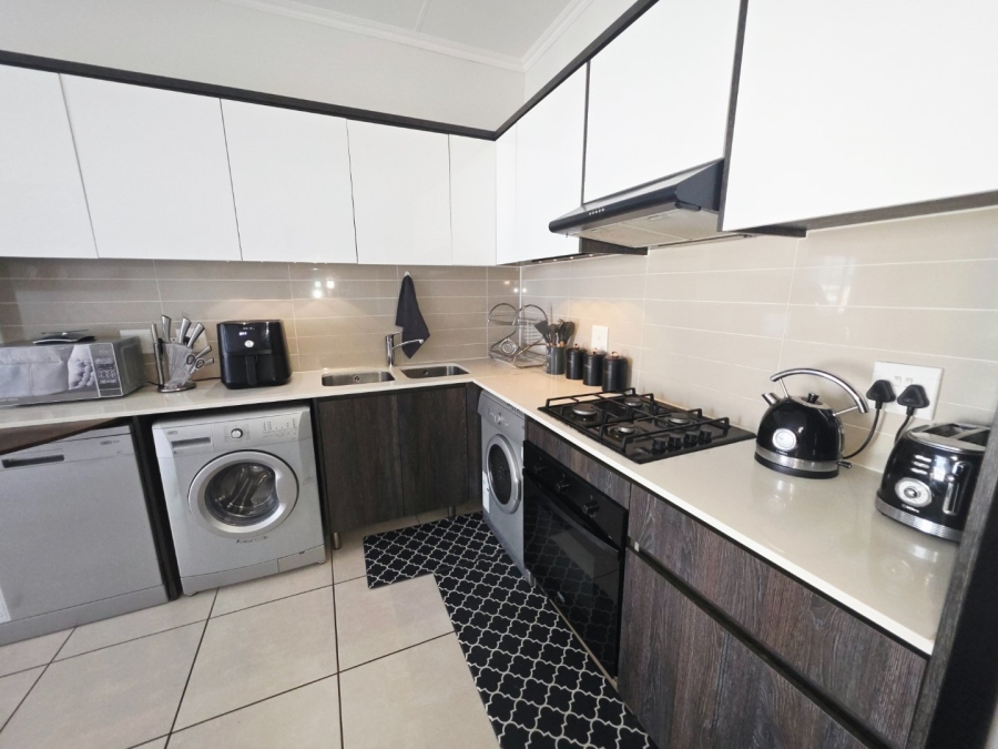 To Let 1 Bedroom Property for Rent in Parklands Western Cape